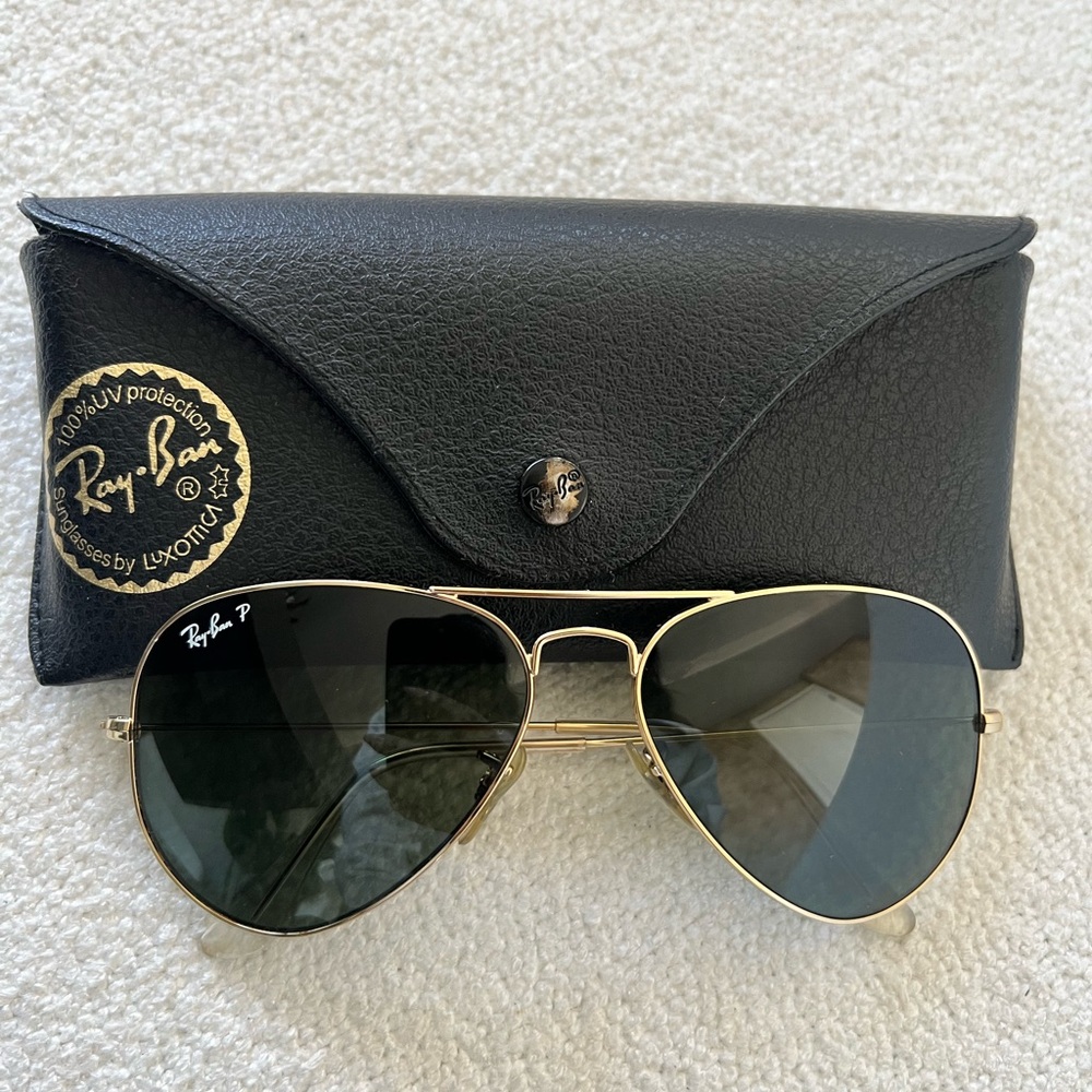 Ray Ban Aviators (gold/black)